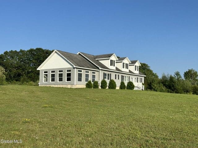 113 Bluebird Lane, Gloversville, NY, photo 2