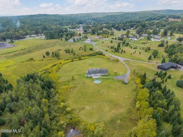 113 Bluebird Lane, Gloversville, NY, photo 4