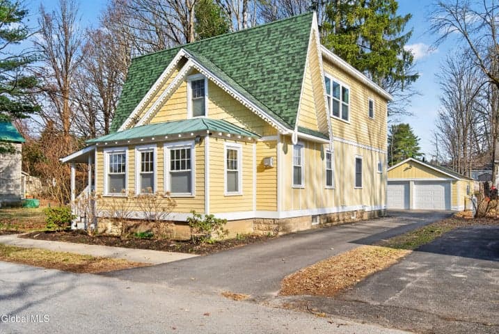 4 Avenue A, Saratoga Springs, NY, photo 1