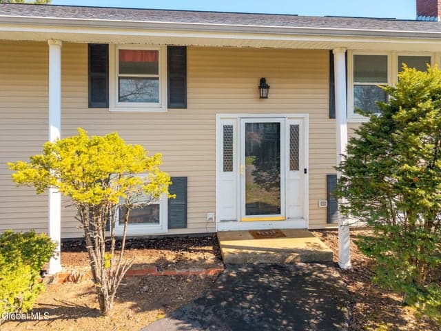 4 Wertman Lane, Colonie, NY, photo 3