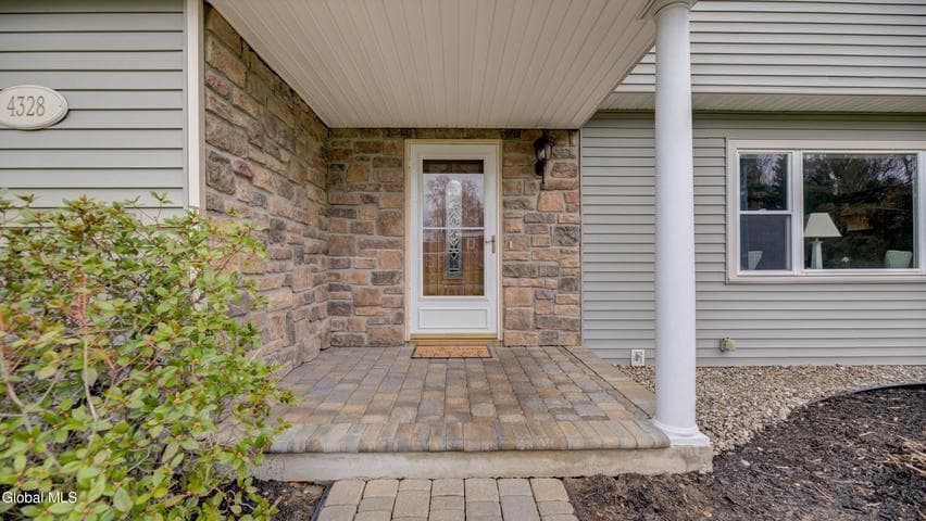 4328 Buckingham Drive, Niskayuna, NY, photo 4
