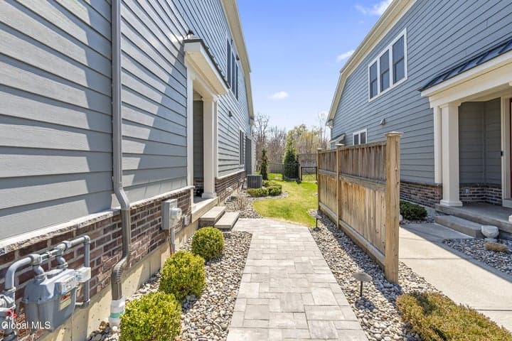 8 Cambridge Way, Latham, NY, photo 3