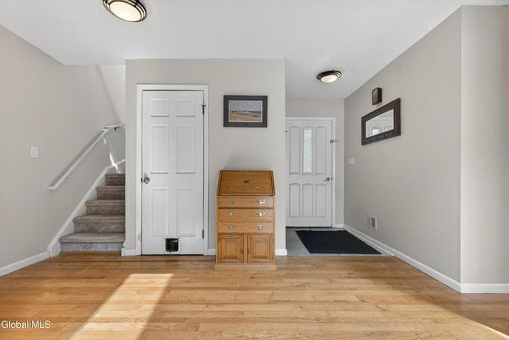 6 Nicklaus Drive, Wilton, NY, photo 2