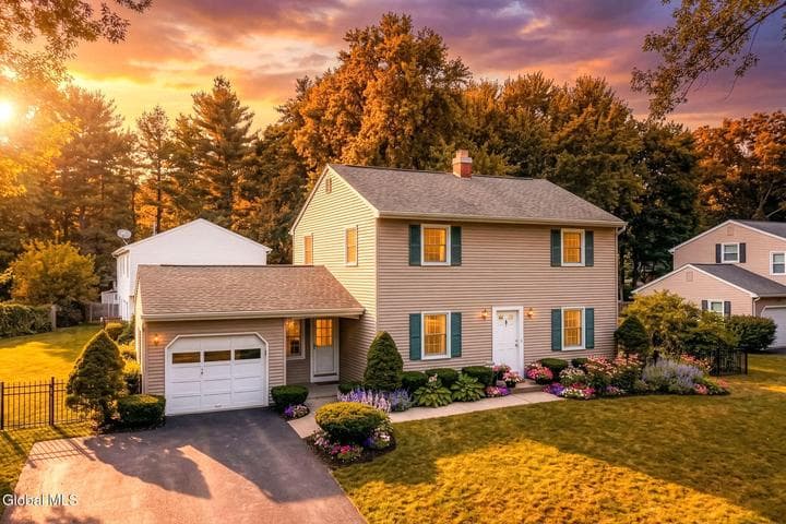 21 Huntwood Drive, Clifton Park, NY, photo 1