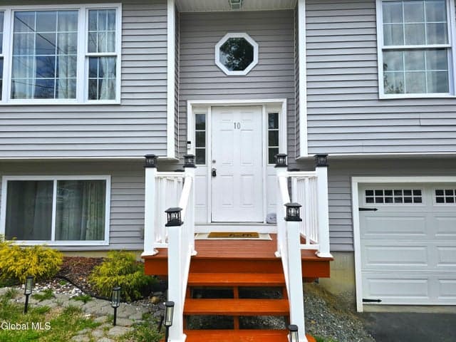10 Franklin Avenue, North Greenbush, NY, photo 4