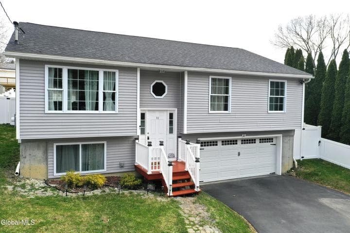10 Franklin Avenue, North Greenbush, NY, photo 1