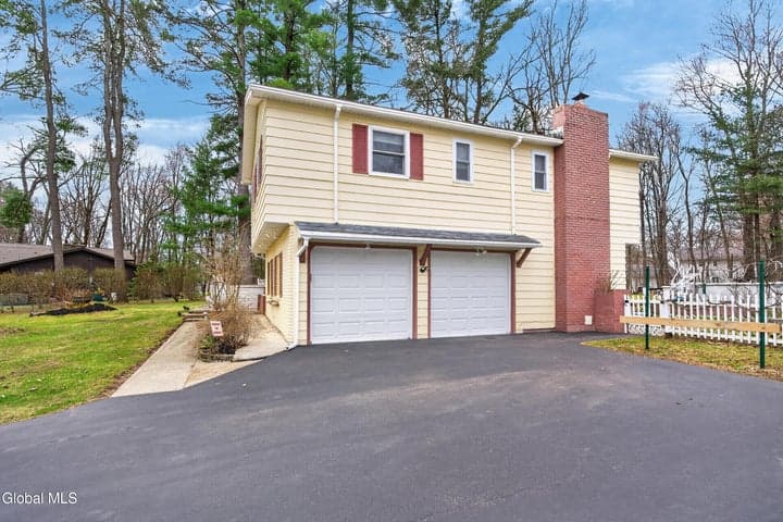500 Acre Drive, Guilderland, NY, photo 2