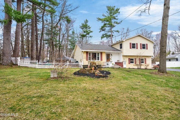 500 Acre Drive, Guilderland, NY, photo 3