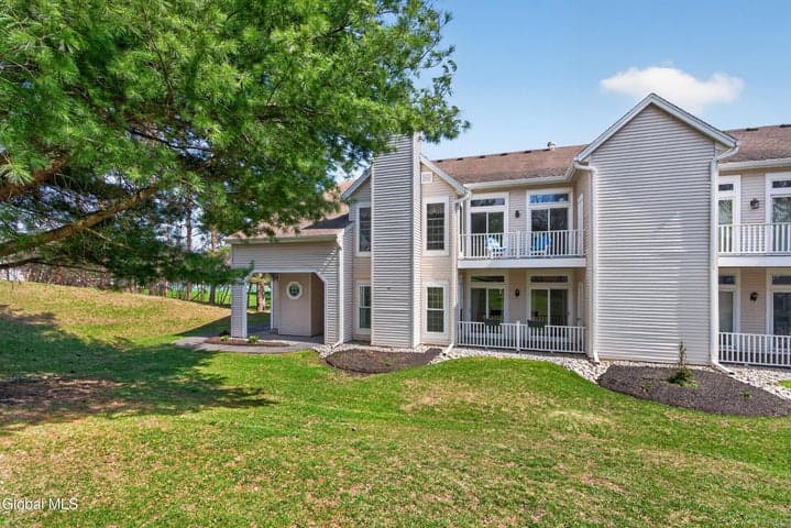 321 Diamond Rock Circle, Troy, NY, photo 1