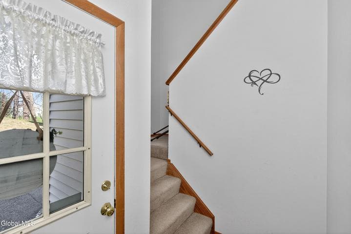 321 Diamond Rock Circle, Troy, NY, photo 5
