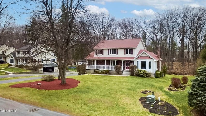 42 Deer Run Hollow, Halfmoon, NY, photo 3