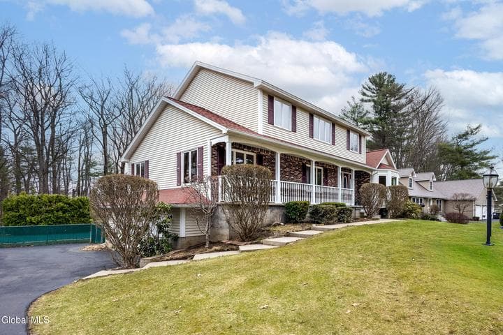 42 Deer Run Hollow, Halfmoon, NY, photo 4