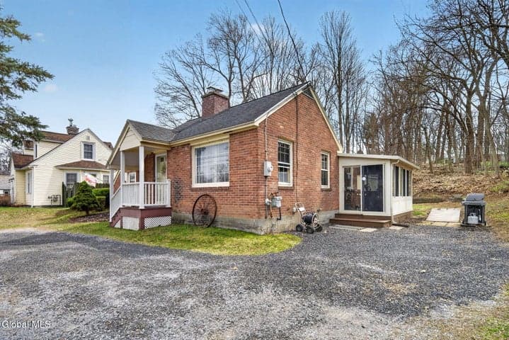2980 Troy Schenectady Road, Niskayuna, NY, photo 2