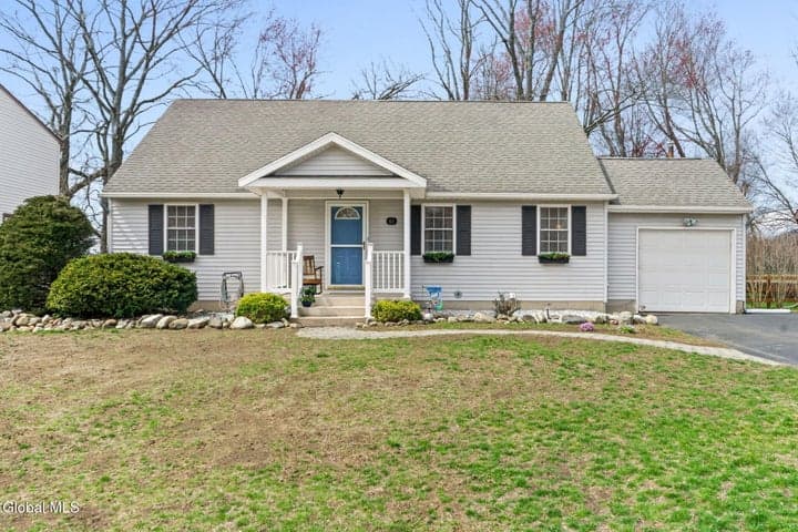 61 Jefferson Road, Bethlehem, NY, photo 1