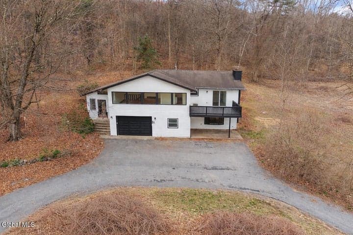 122 Parkhurst Road, Wilton, NY, photo 3