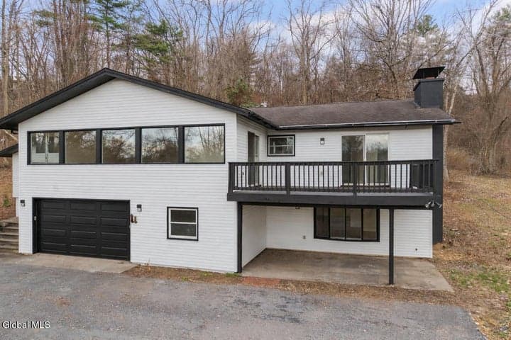 122 Parkhurst Road, Wilton, NY, photo 2