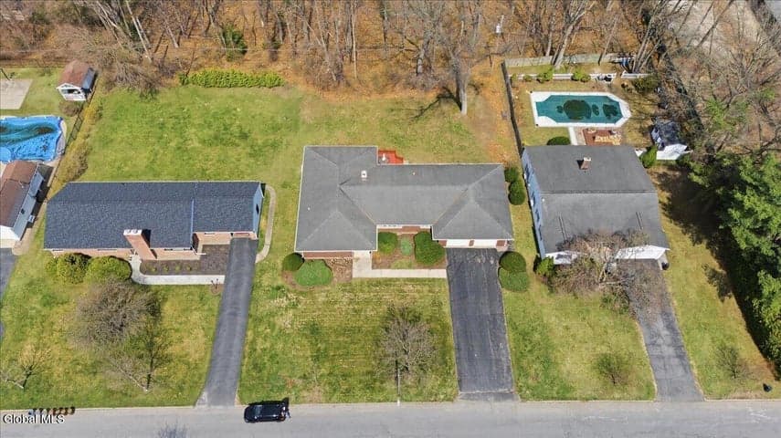 121 Fifth Avenue, Saratoga Springs, NY, photo 2