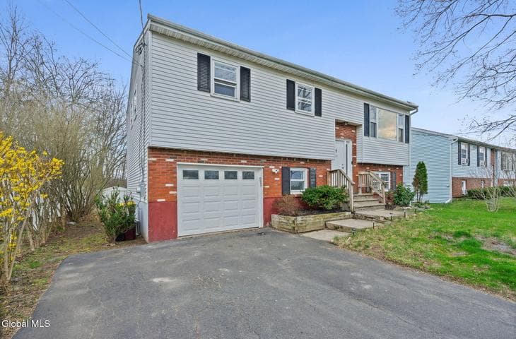 35 Start Avenue, East Greenbush, NY, photo 2