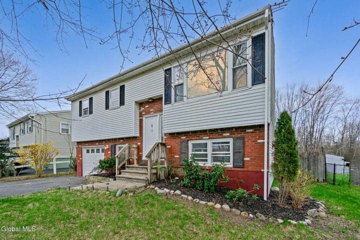 35 Start Avenue, East Greenbush, NY, photo 3
