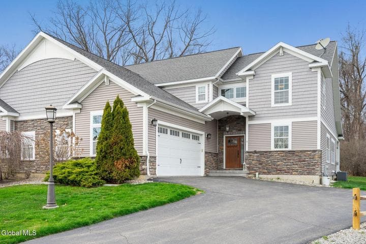 2 Vista Court, Clifton Park, NY, photo 1