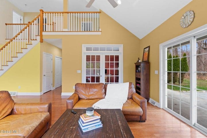2 Vista Court, Clifton Park, NY, photo 3