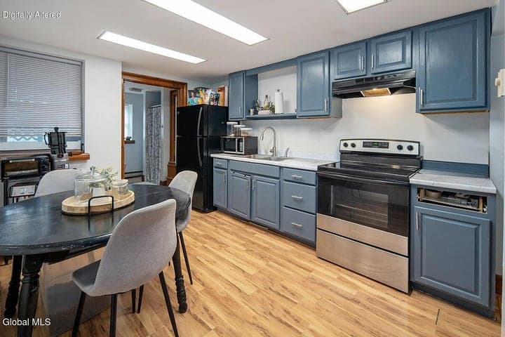 321 Washington Avenue, Albany, NY, photo 3
