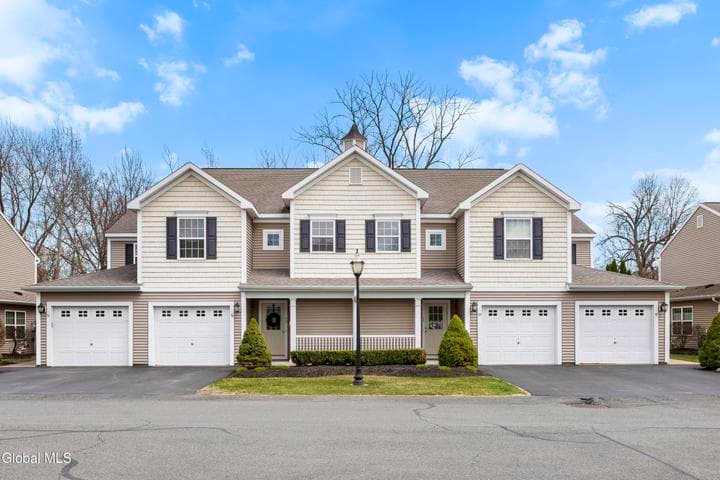 51 Governor Circle, Albany, NY, photo 2
