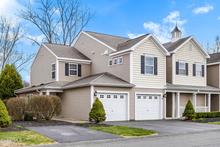 51 Governor Circle, Albany, NY, photo 1