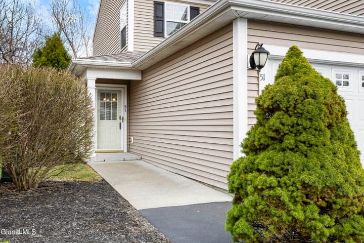 51 Governor Circle, Albany, NY, photo 3
