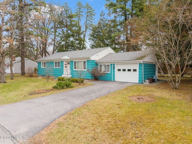 6 Springwood Drive, Saratoga Springs, NY, photo 1