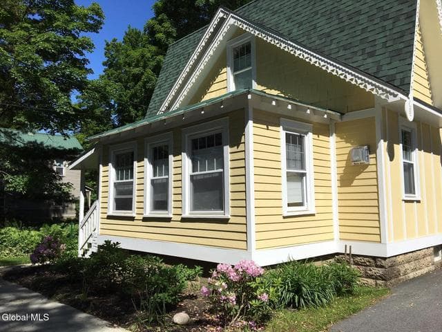 4 Avenue A, Saratoga Springs, NY, photo 2