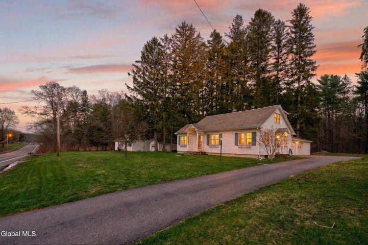 169 State Route 146, Guilderland, NY, photo 3
