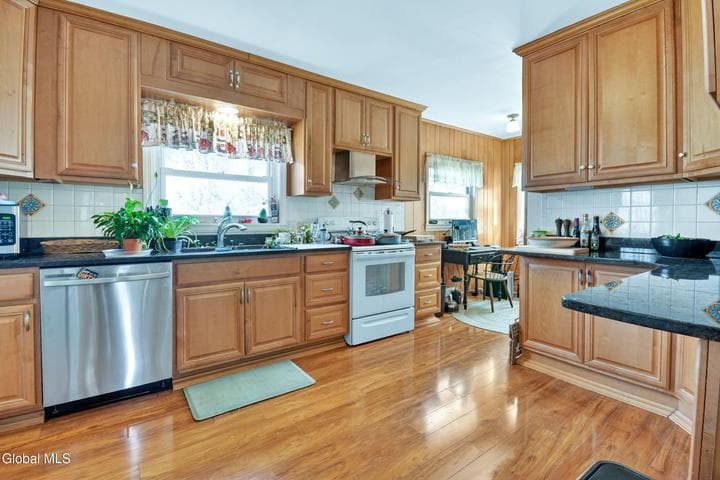59 3rd Avenue, Canajoharie, NY, photo 2
