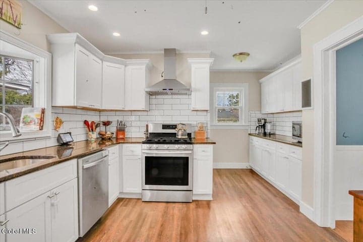 1472 Baker Avenue, Niskayuna, NY, photo 4