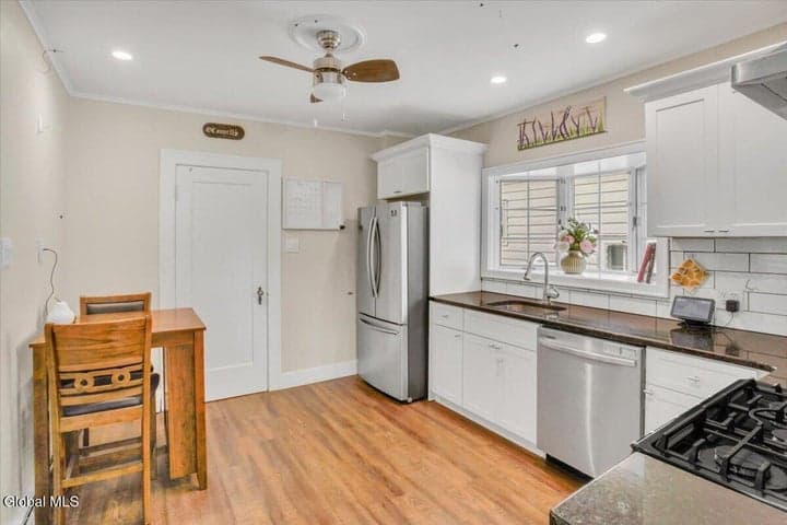 1472 Baker Avenue, Niskayuna, NY, photo 5