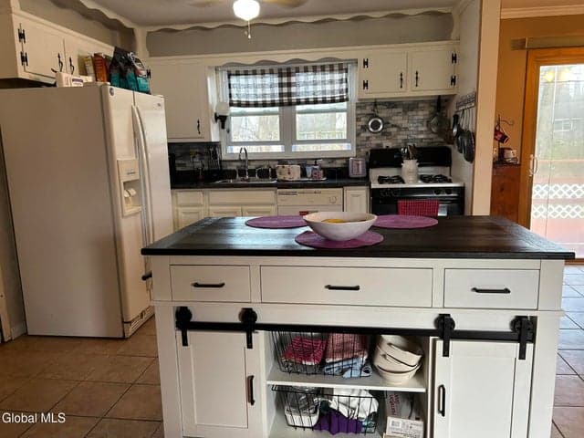 2312 Dean Street, Niskayuna, NY, photo 4