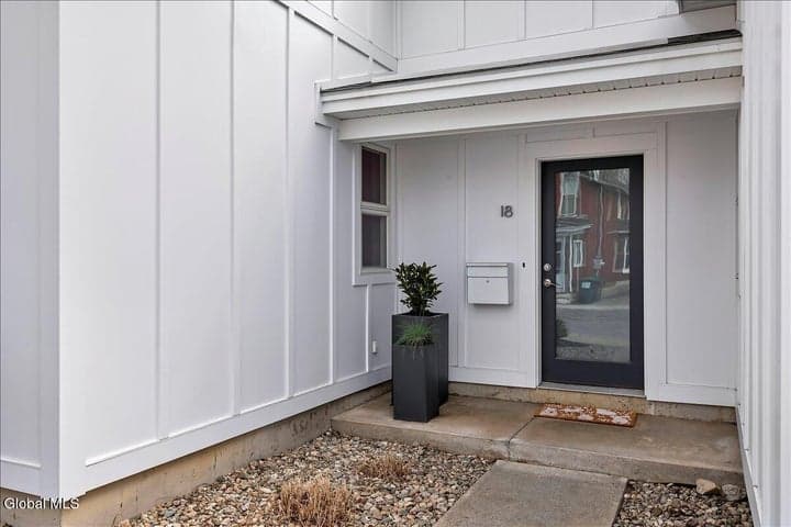18 Granite Street, Saratoga Springs, NY, photo 4