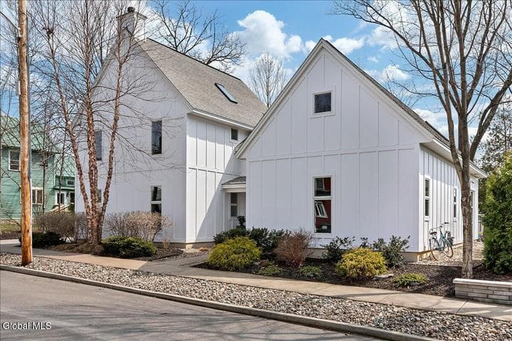 18 Granite Street, Saratoga Springs, NY, photo 3