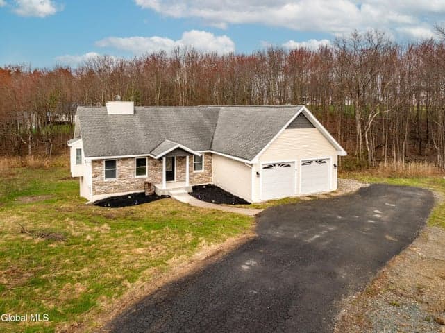 14 Fiddlers Lane, Poestenkill, NY, photo 4