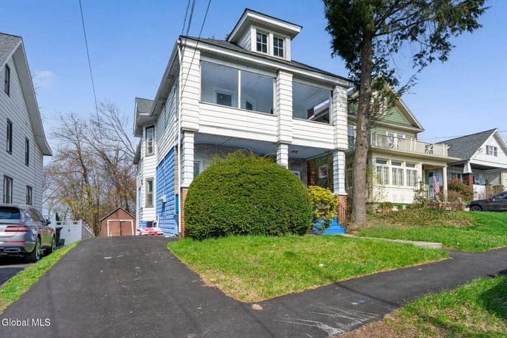 2422 Lavin Court, Troy, NY, photo 2