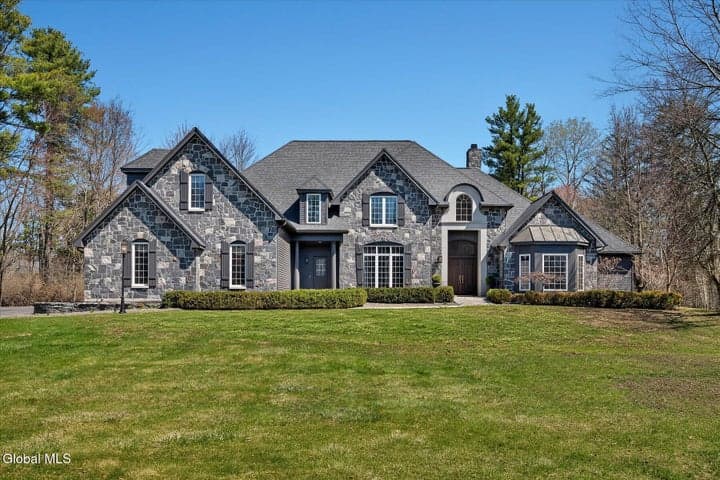 5 Old English Road, Slingerlands, NY, photo 1