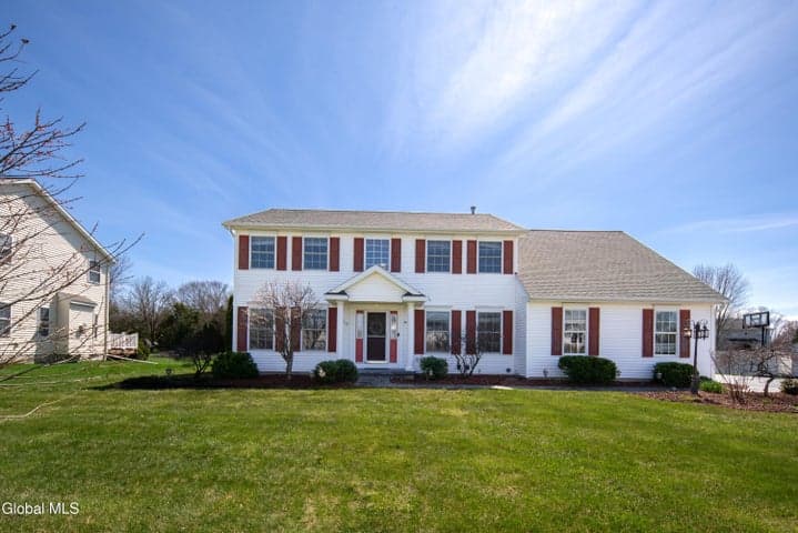 26 Mallard Drive, Clifton Park, NY, photo 1