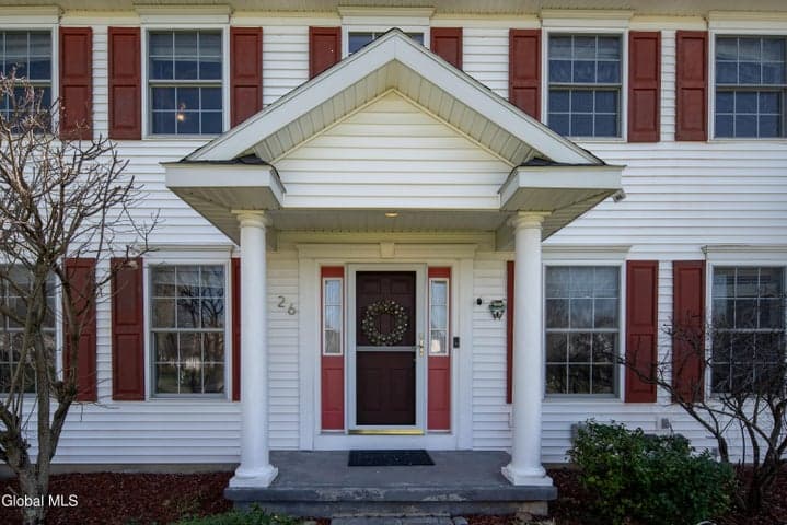 26 Mallard Drive, Clifton Park, NY, photo 2