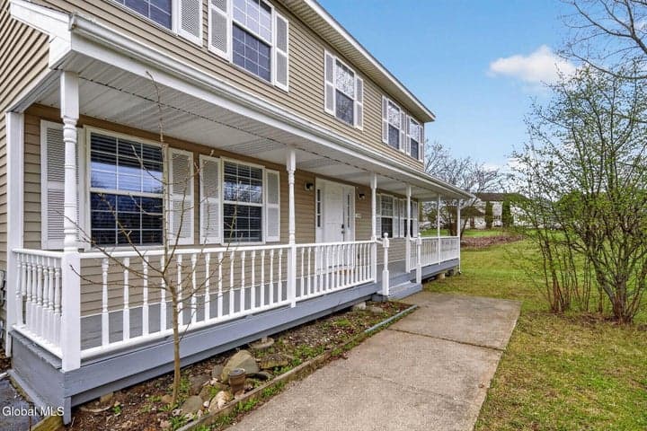 578 Columbia Street Extension, Colonie, NY, photo 2