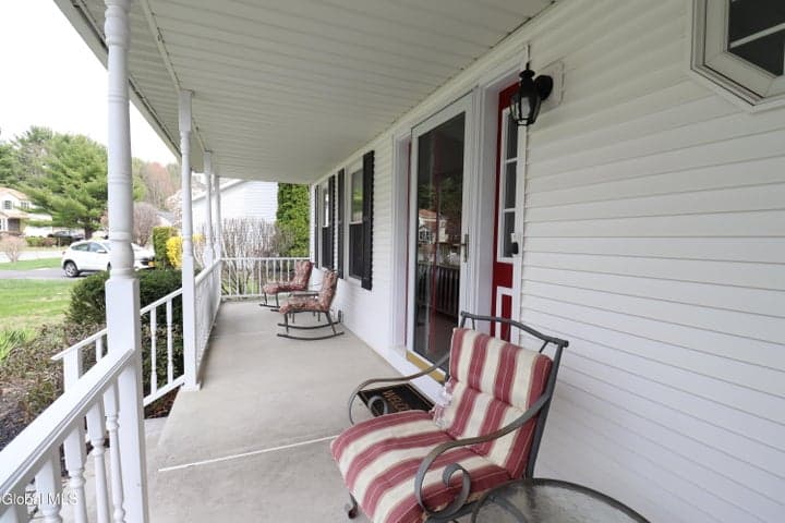 6967 Suzanne Court, Guilderland, NY, photo 3