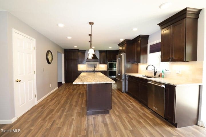 6967 Suzanne Court, Guilderland, NY, photo 4