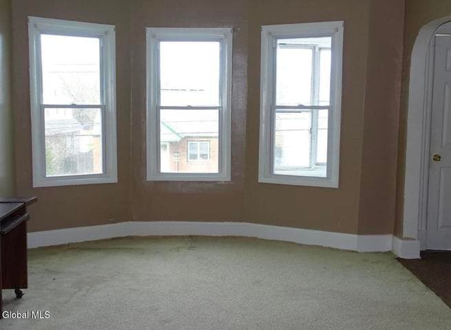 1060 Raymond Street, Schenectady, NY, photo 5