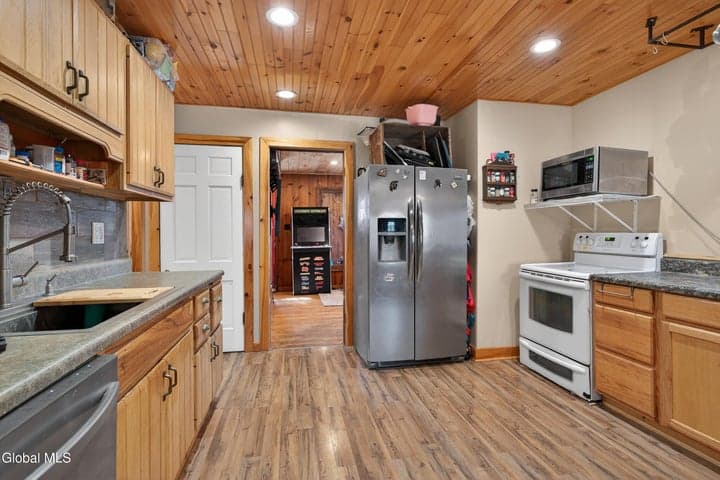 1 Grandview Avenue, North Greenbush, NY, photo 5