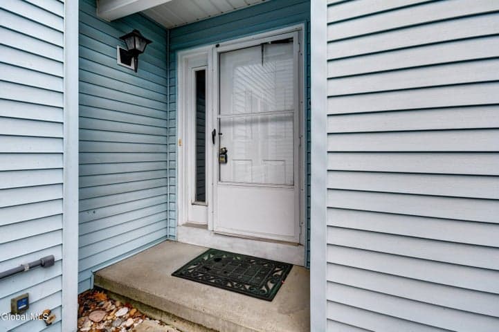 12 White Rock Circle, Colonie, NY, photo 5