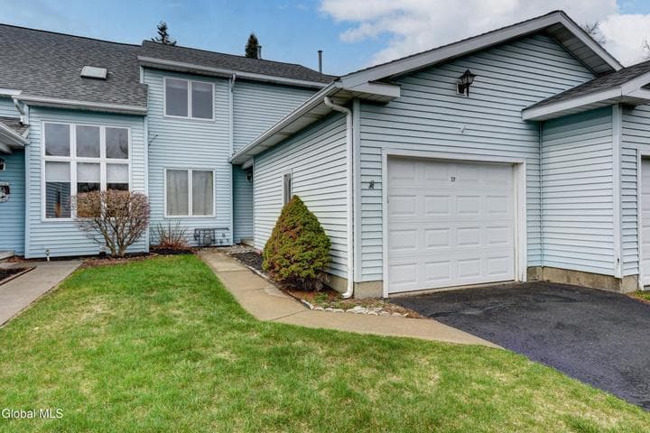 12 White Rock Circle, Colonie, NY, photo 1
